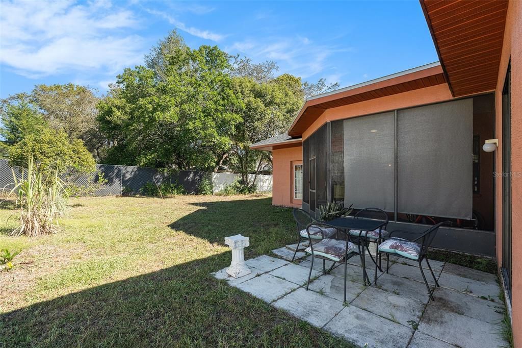 For Sale: $325,000 (3 beds, 3 baths, 1952 Square Feet)