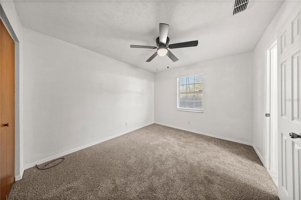 合同活跃: $199,900 (3 贝兹, 2 浴室, 1115 平方英尺)