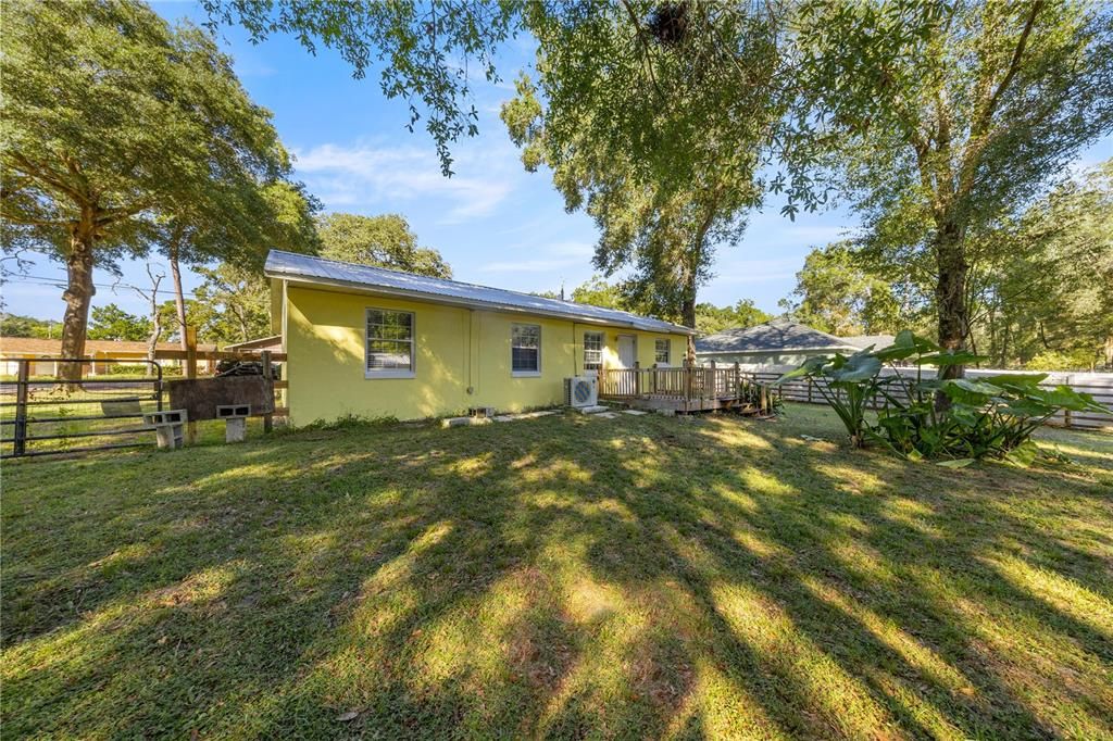 合同活跃: $199,900 (3 贝兹, 2 浴室, 1115 平方英尺)