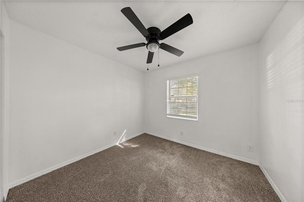 合同活跃: $199,900 (3 贝兹, 2 浴室, 1115 平方英尺)