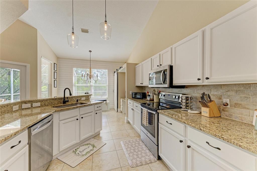 For Sale: $699,000 (3 beds, 3 baths, 2601 Square Feet)