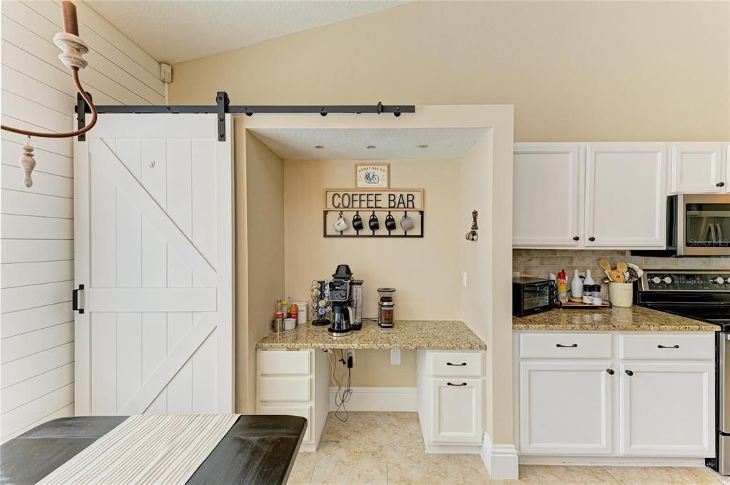 For Sale: $699,000 (3 beds, 3 baths, 2601 Square Feet)