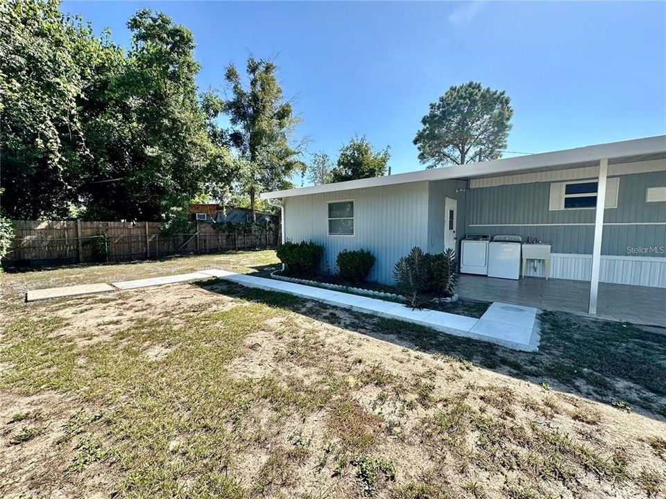 For Sale: $130,000 (4 beds, 3 baths, 957 Square Feet)