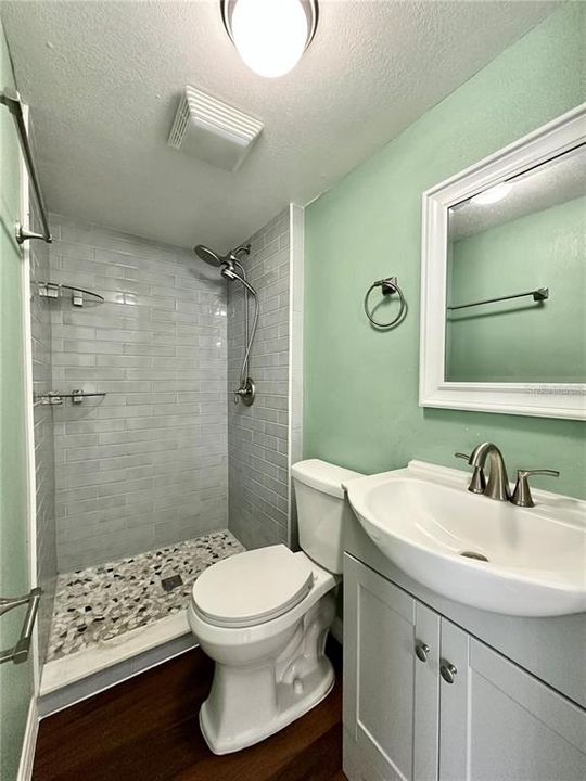 For Sale: $130,000 (4 beds, 3 baths, 957 Square Feet)