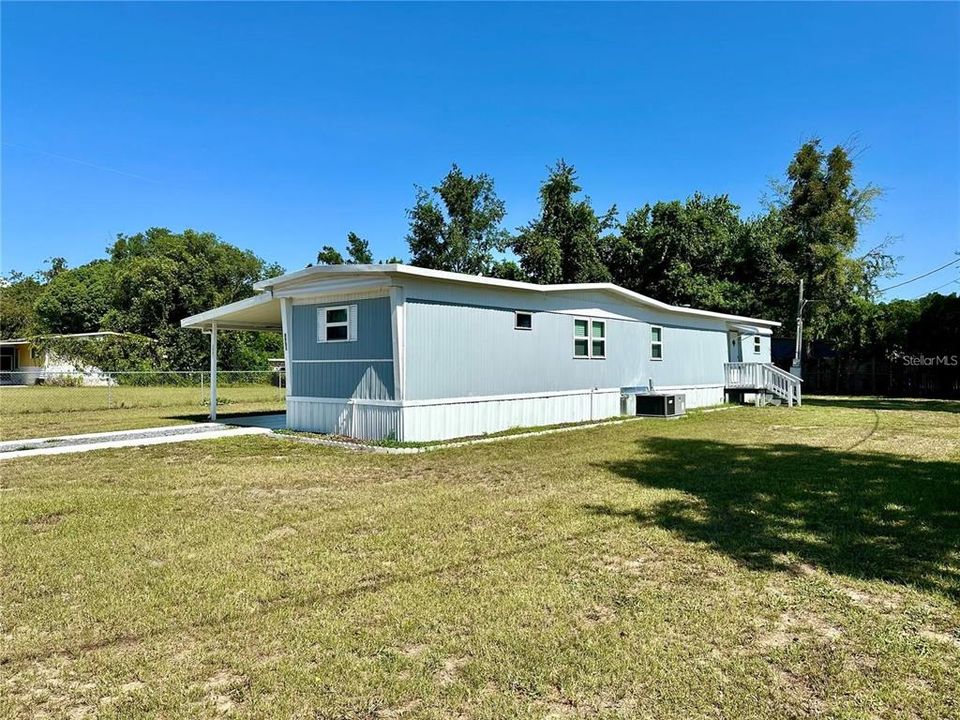 For Sale: $130,000 (4 beds, 3 baths, 957 Square Feet)