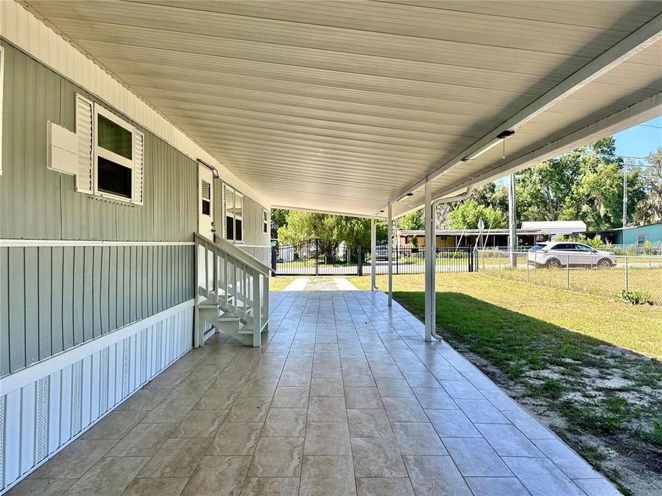 For Sale: $130,000 (4 beds, 3 baths, 957 Square Feet)