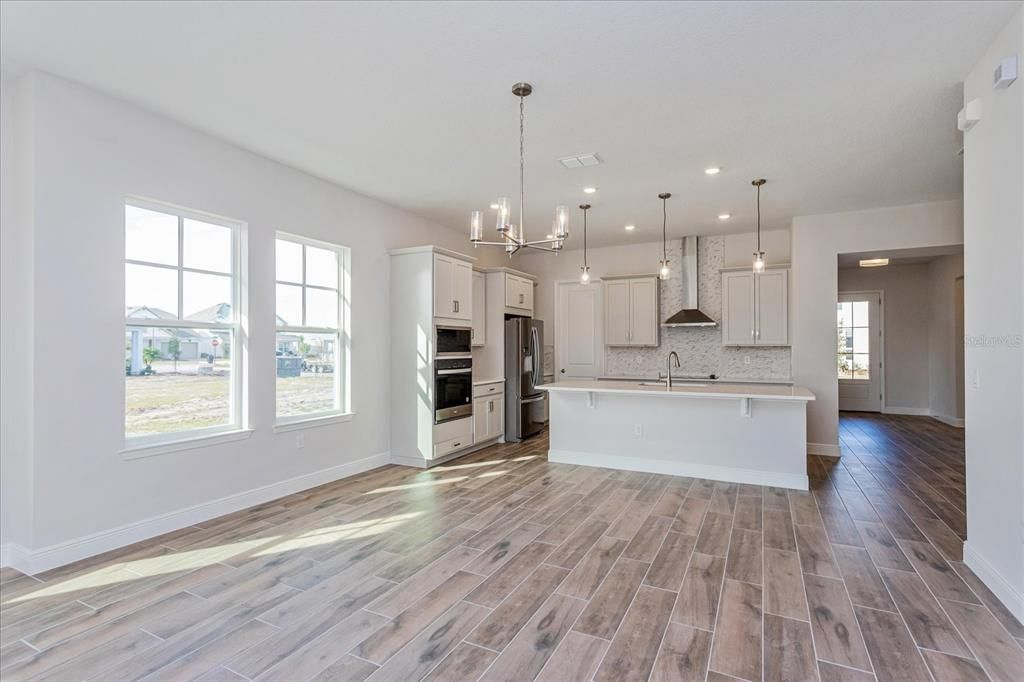 待售: $844,244 (3 贝兹, 2 浴室, 2432 平方英尺)