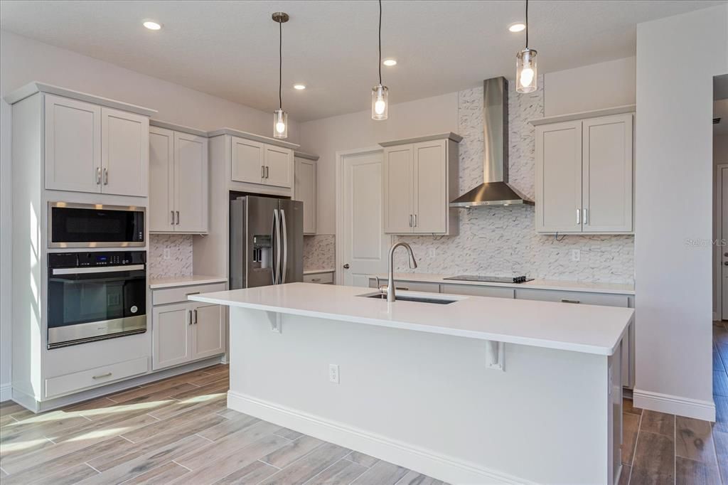 待售: $844,244 (3 贝兹, 2 浴室, 2432 平方英尺)