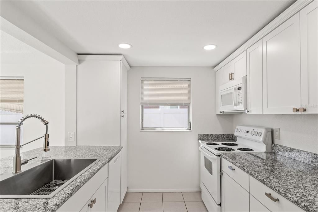 For Rent: $1,750 (2 beds, 2 baths, 1259 Square Feet)
