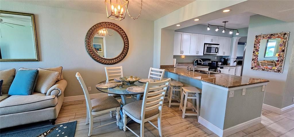 На продажу: $599,000 (2 спален, 2 ванн, 1080 Квадратных фут)