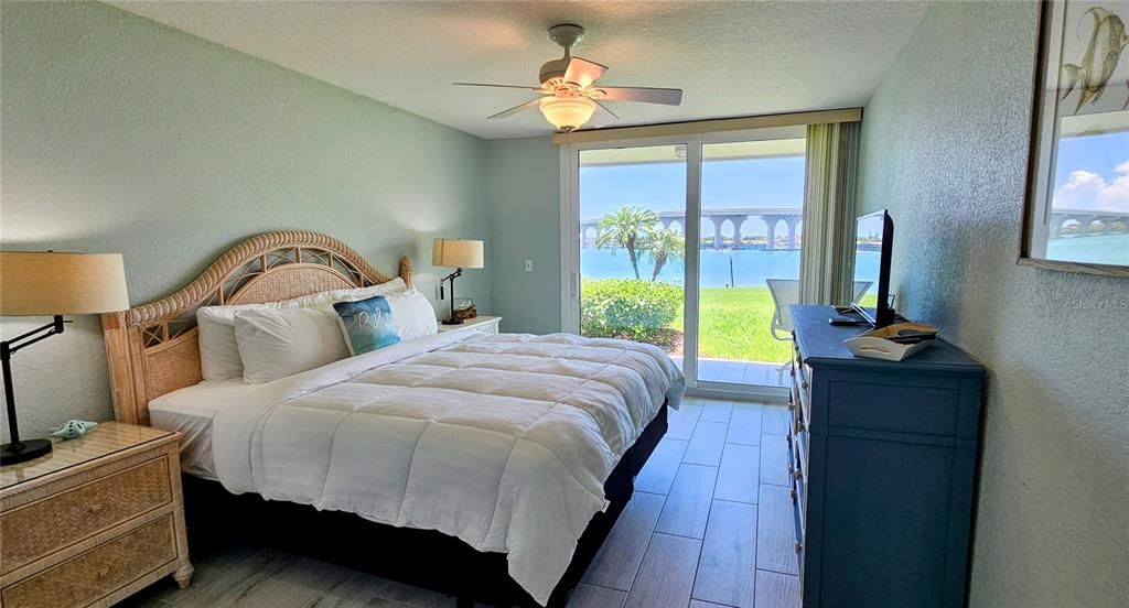 На продажу: $599,000 (2 спален, 2 ванн, 1080 Квадратных фут)