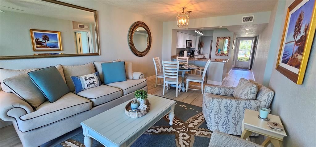 На продажу: $599,000 (2 спален, 2 ванн, 1080 Квадратных фут)