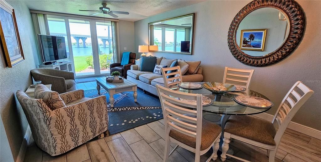 На продажу: $599,000 (2 спален, 2 ванн, 1080 Квадратных фут)