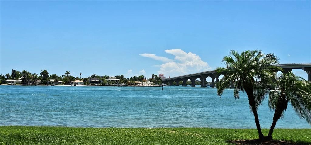 На продажу: $599,000 (2 спален, 2 ванн, 1080 Квадратных фут)