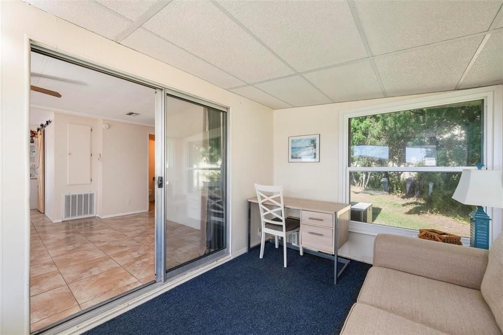 На продажу: $135,000 (2 спален, 2 ванн, 828 Квадратных фут)