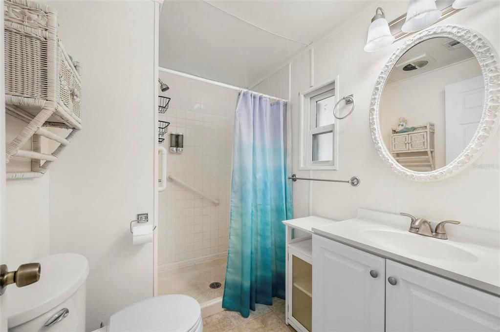 На продажу: $135,000 (2 спален, 2 ванн, 828 Квадратных фут)