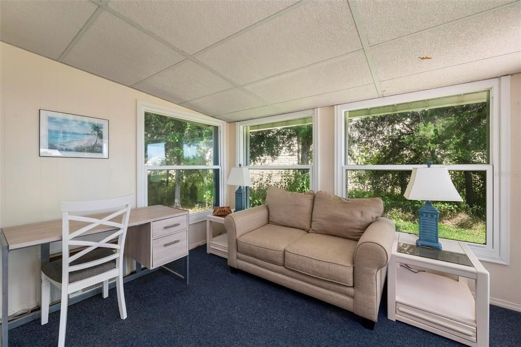 На продажу: $135,000 (2 спален, 2 ванн, 828 Квадратных фут)