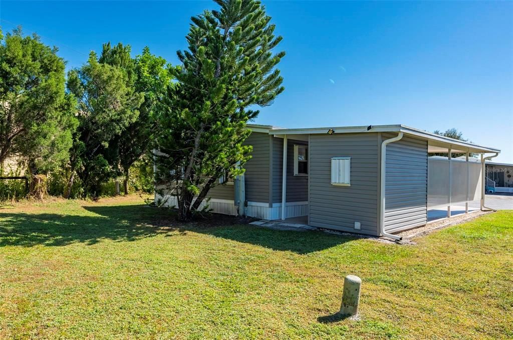 На продажу: $135,000 (2 спален, 2 ванн, 828 Квадратных фут)