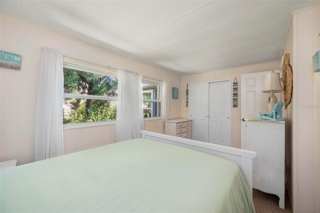 На продажу: $135,000 (2 спален, 2 ванн, 828 Квадратных фут)