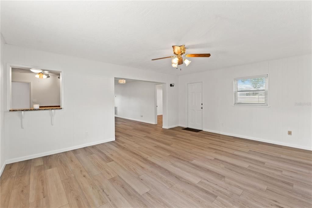 待售: $499,000 (4 贝兹, 2 浴室, 1800 平方英尺)