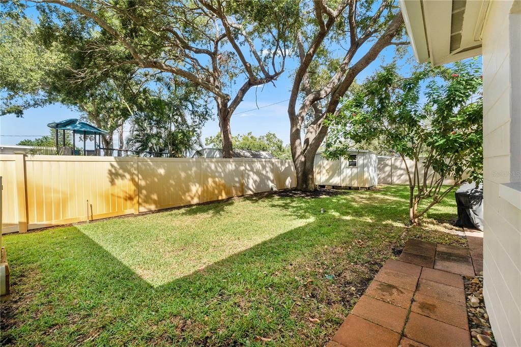 待售: $499,000 (4 贝兹, 2 浴室, 1800 平方英尺)