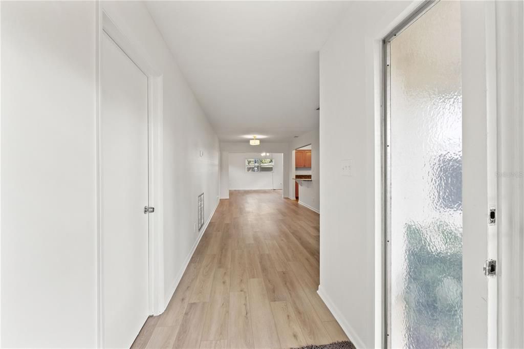 待售: $499,000 (4 贝兹, 2 浴室, 1800 平方英尺)