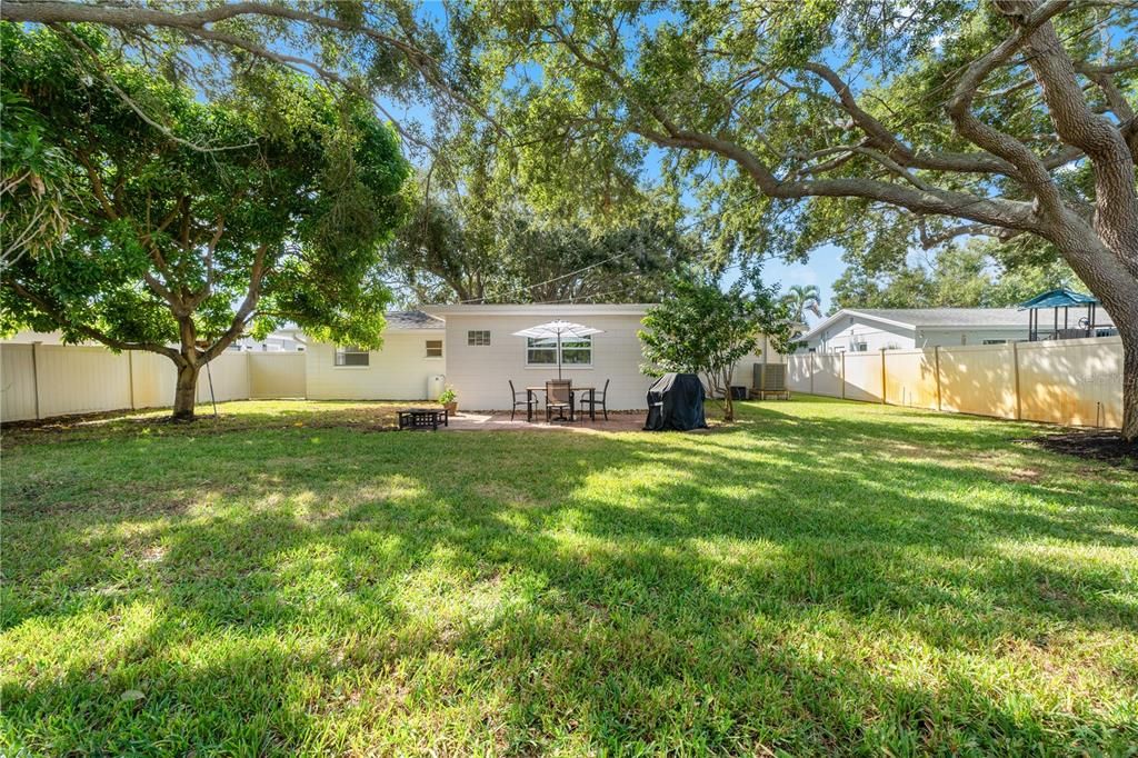 待售: $499,000 (4 贝兹, 2 浴室, 1800 平方英尺)