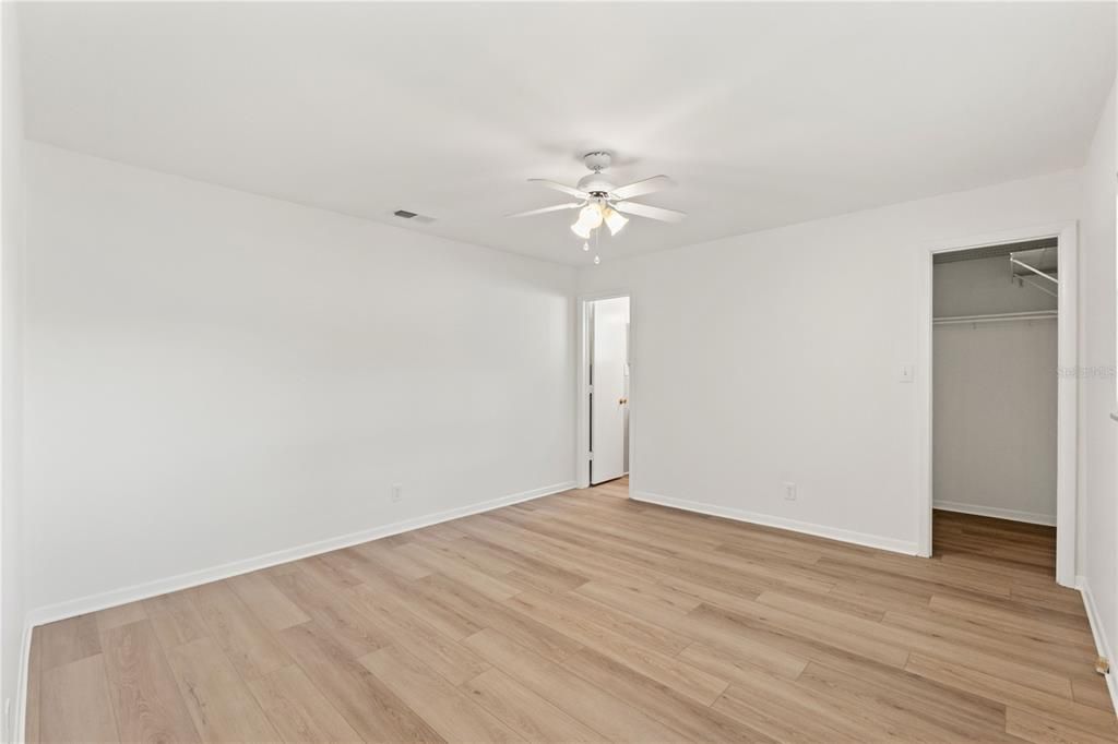 待售: $499,000 (4 贝兹, 2 浴室, 1800 平方英尺)