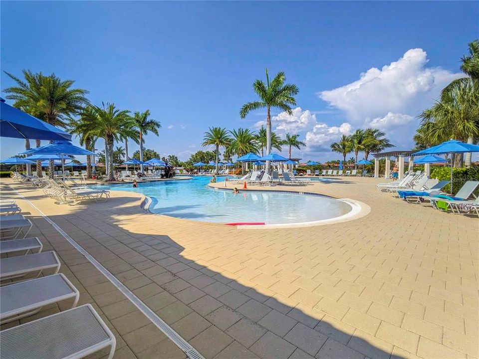 出租: $2,445 (3 贝兹, 2 浴室, 185 平方英尺)