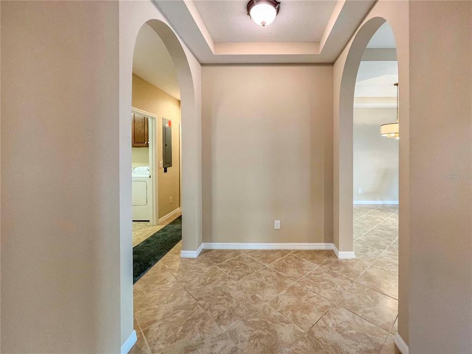 出租: $2,445 (3 贝兹, 2 浴室, 185 平方英尺)