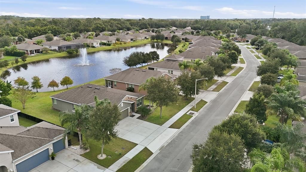 На продажу: $399,900 (3 спален, 2 ванн, 1813 Квадратных фут)