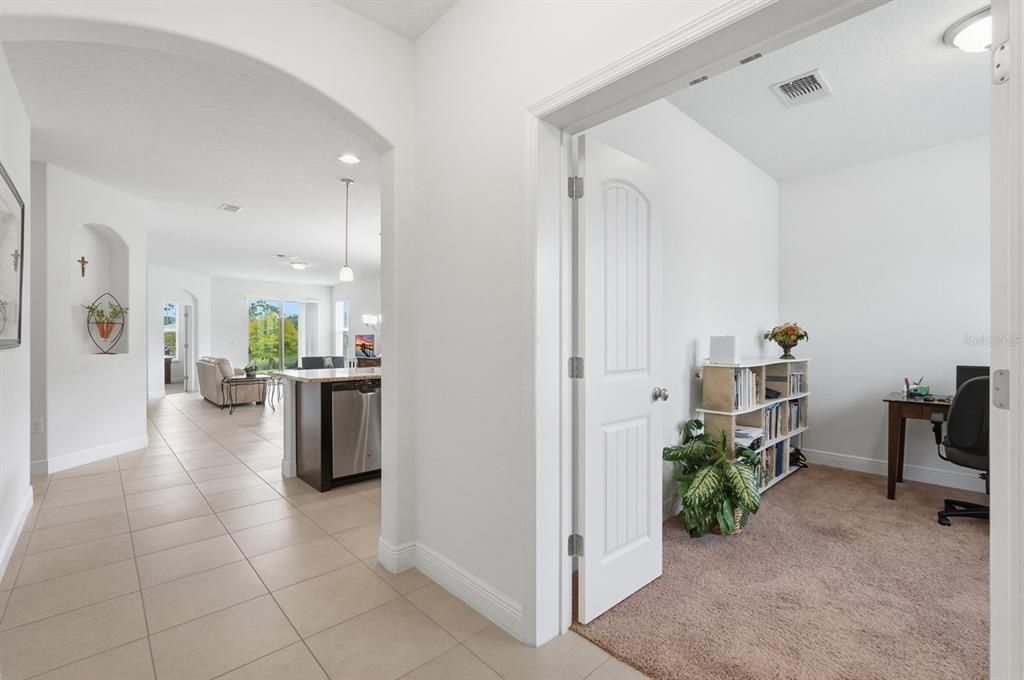 На продажу: $399,900 (3 спален, 2 ванн, 1813 Квадратных фут)