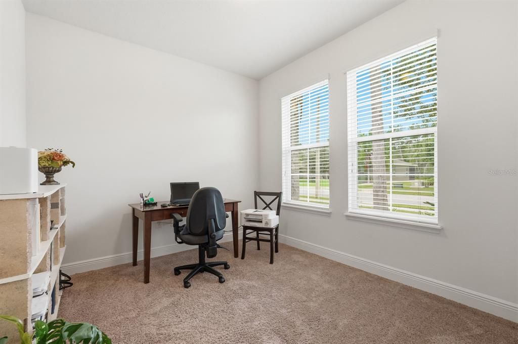 На продажу: $399,900 (3 спален, 2 ванн, 1813 Квадратных фут)