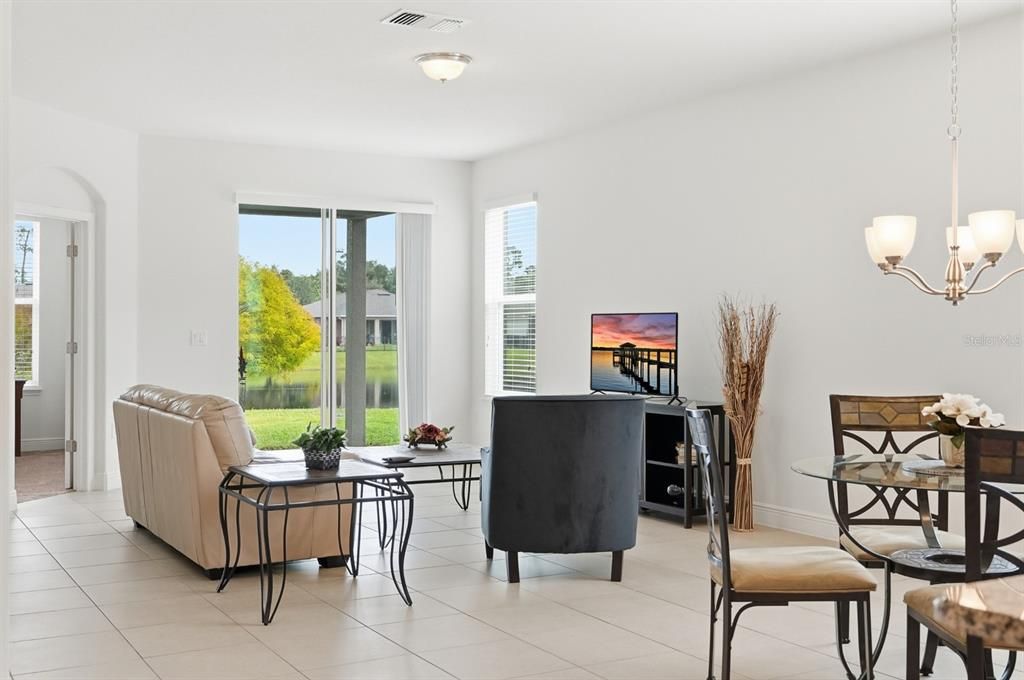 На продажу: $399,900 (3 спален, 2 ванн, 1813 Квадратных фут)