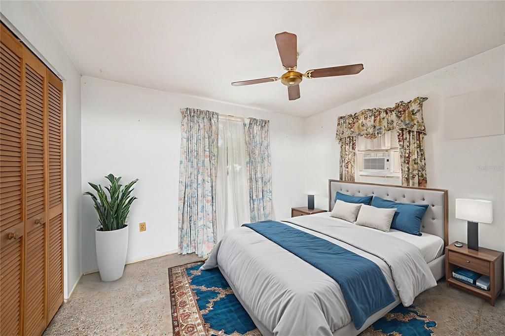 For Sale: $285,000 (2 beds, 2 baths, 1160 Square Feet)