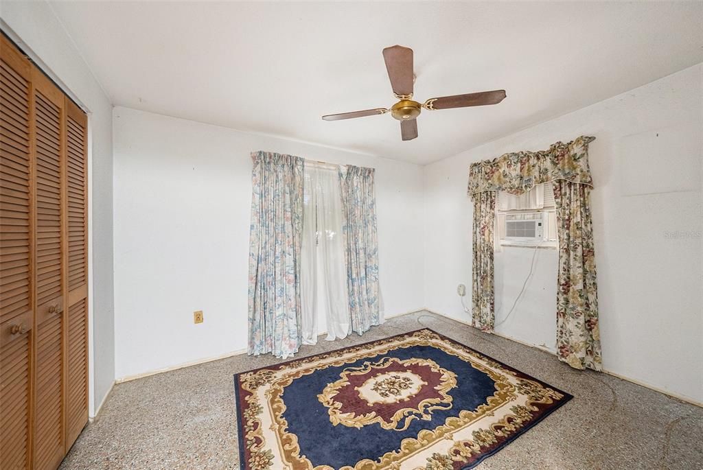 For Sale: $285,000 (2 beds, 2 baths, 1160 Square Feet)