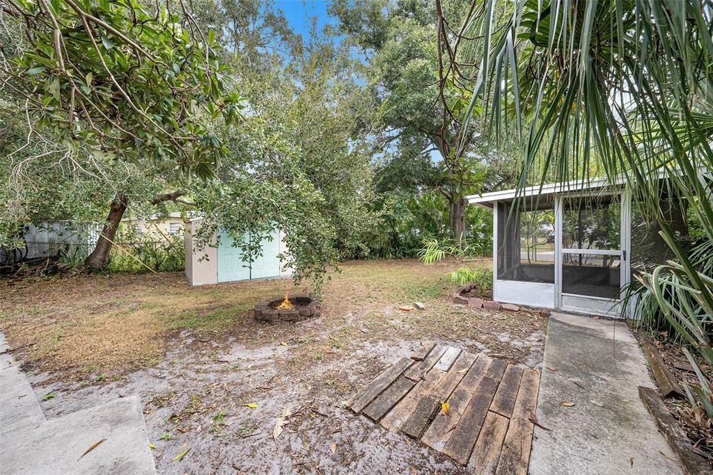 For Sale: $285,000 (2 beds, 2 baths, 1160 Square Feet)