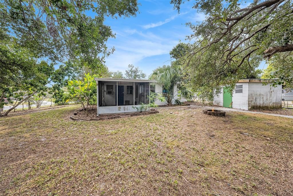 For Sale: $285,000 (2 beds, 2 baths, 1160 Square Feet)