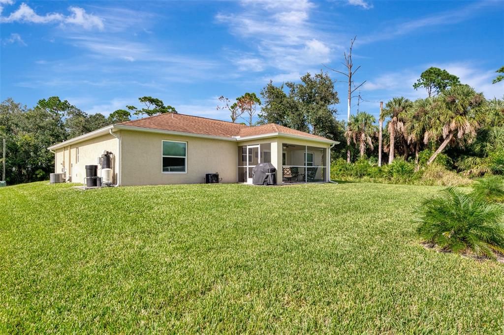 合同活跃: $299,900 (3 贝兹, 2 浴室, 1427 平方英尺)