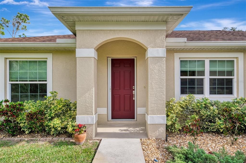 合同活跃: $299,900 (3 贝兹, 2 浴室, 1427 平方英尺)