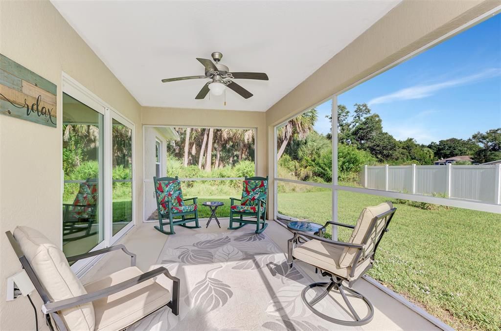 合同活跃: $299,900 (3 贝兹, 2 浴室, 1427 平方英尺)