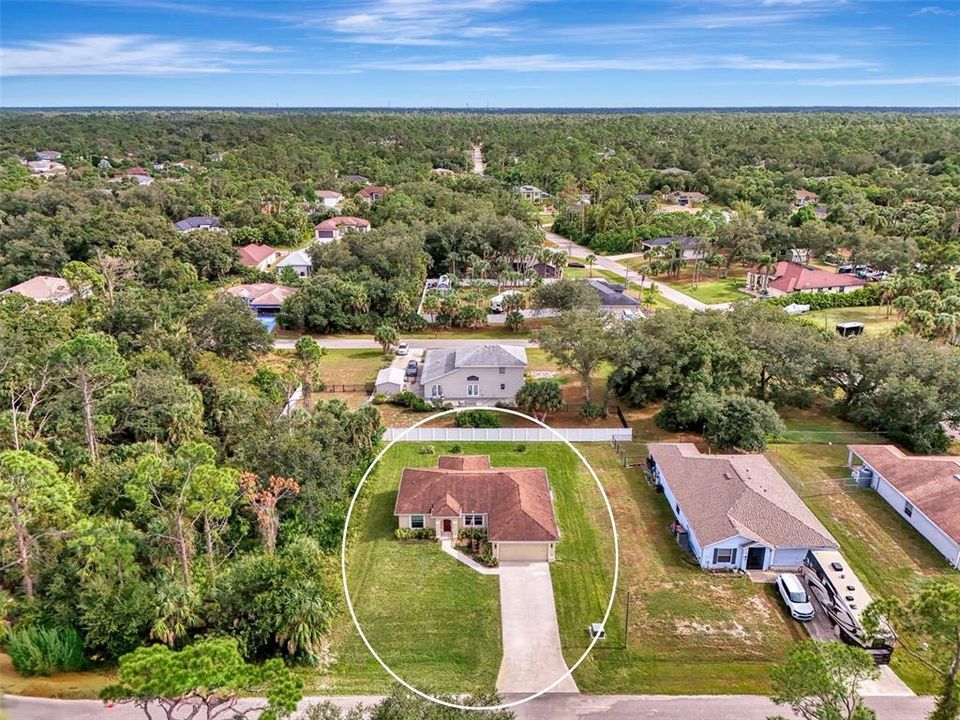 合同活跃: $299,900 (3 贝兹, 2 浴室, 1427 平方英尺)