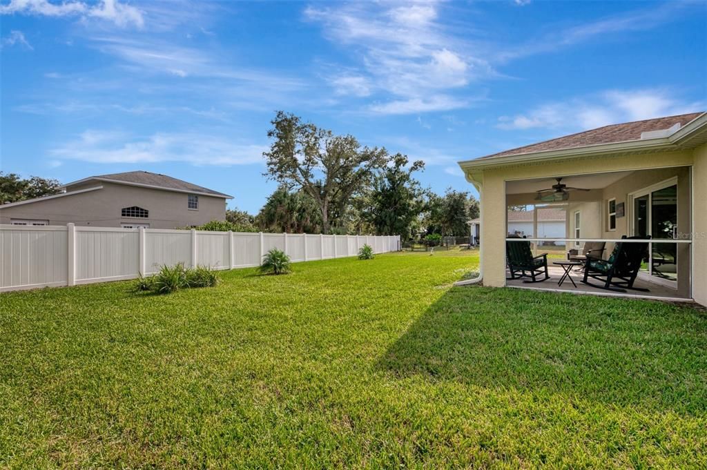 合同活跃: $299,900 (3 贝兹, 2 浴室, 1427 平方英尺)