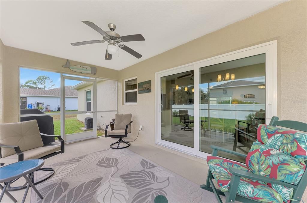 合同活跃: $299,900 (3 贝兹, 2 浴室, 1427 平方英尺)