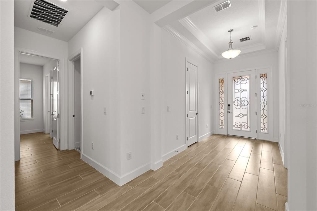 Под контрактом: $599,000 (3 спален, 3 ванн, 2335 Квадратных фут)