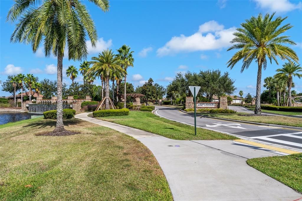 Под контрактом: $599,000 (3 спален, 3 ванн, 2335 Квадратных фут)