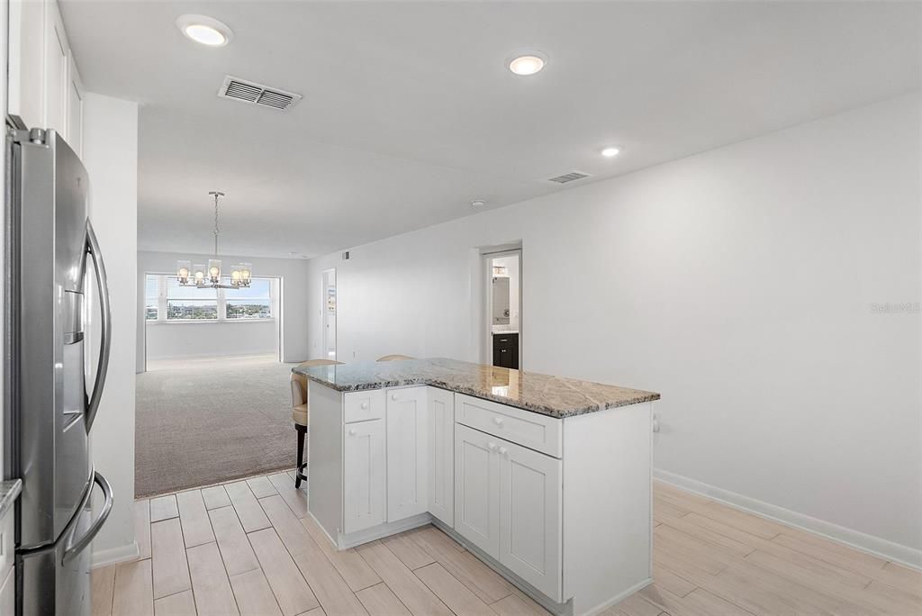 For Sale: $349,900 (2 beds, 2 baths, 1370 Square Feet)