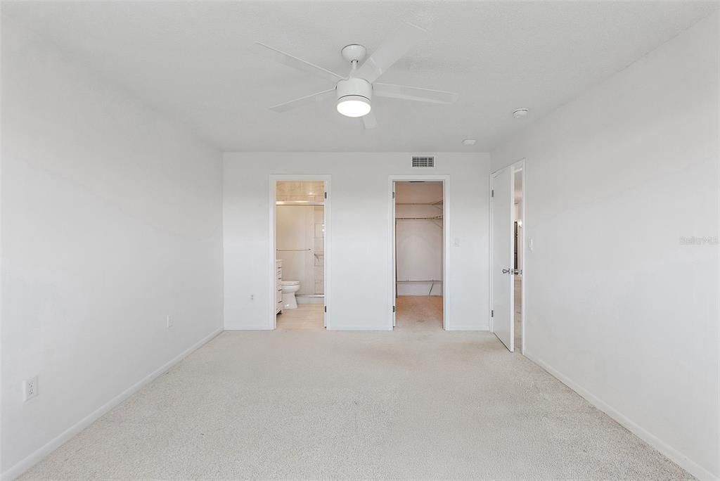 For Sale: $349,900 (2 beds, 2 baths, 1370 Square Feet)