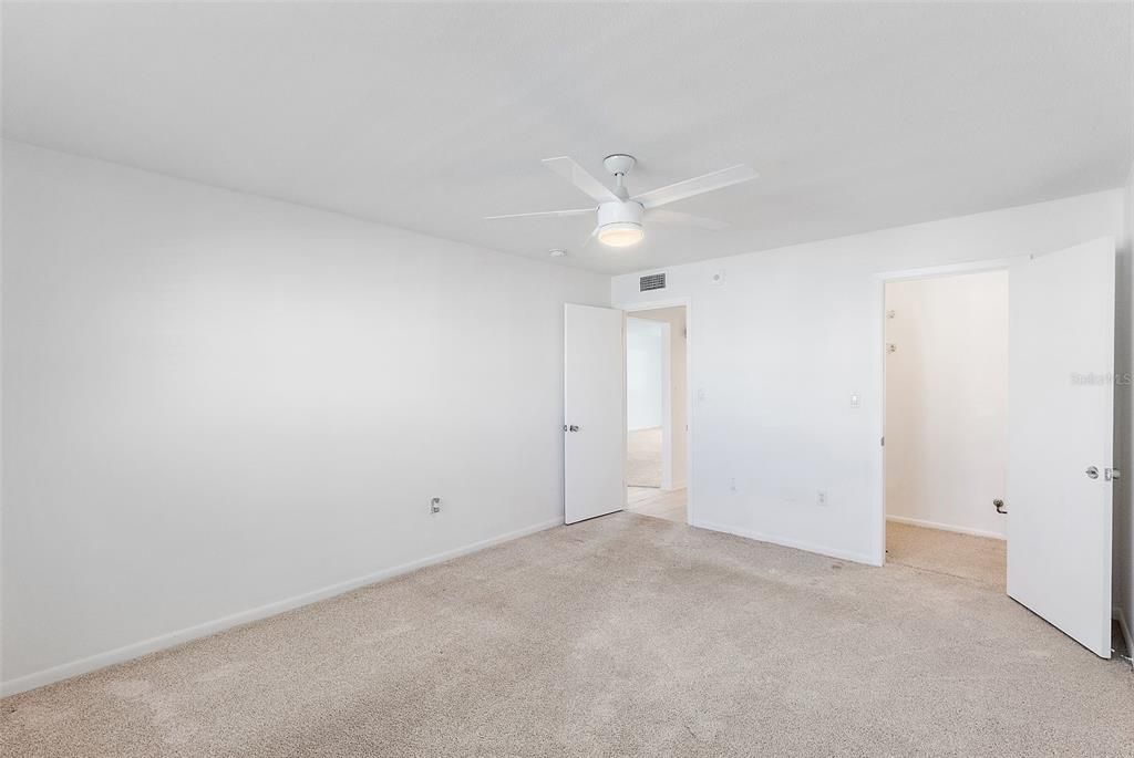 For Sale: $349,900 (2 beds, 2 baths, 1370 Square Feet)