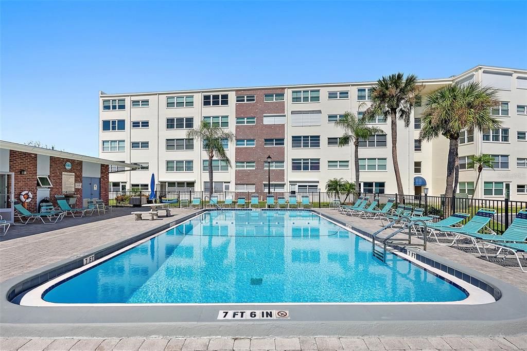 For Sale: $349,900 (2 beds, 2 baths, 1370 Square Feet)